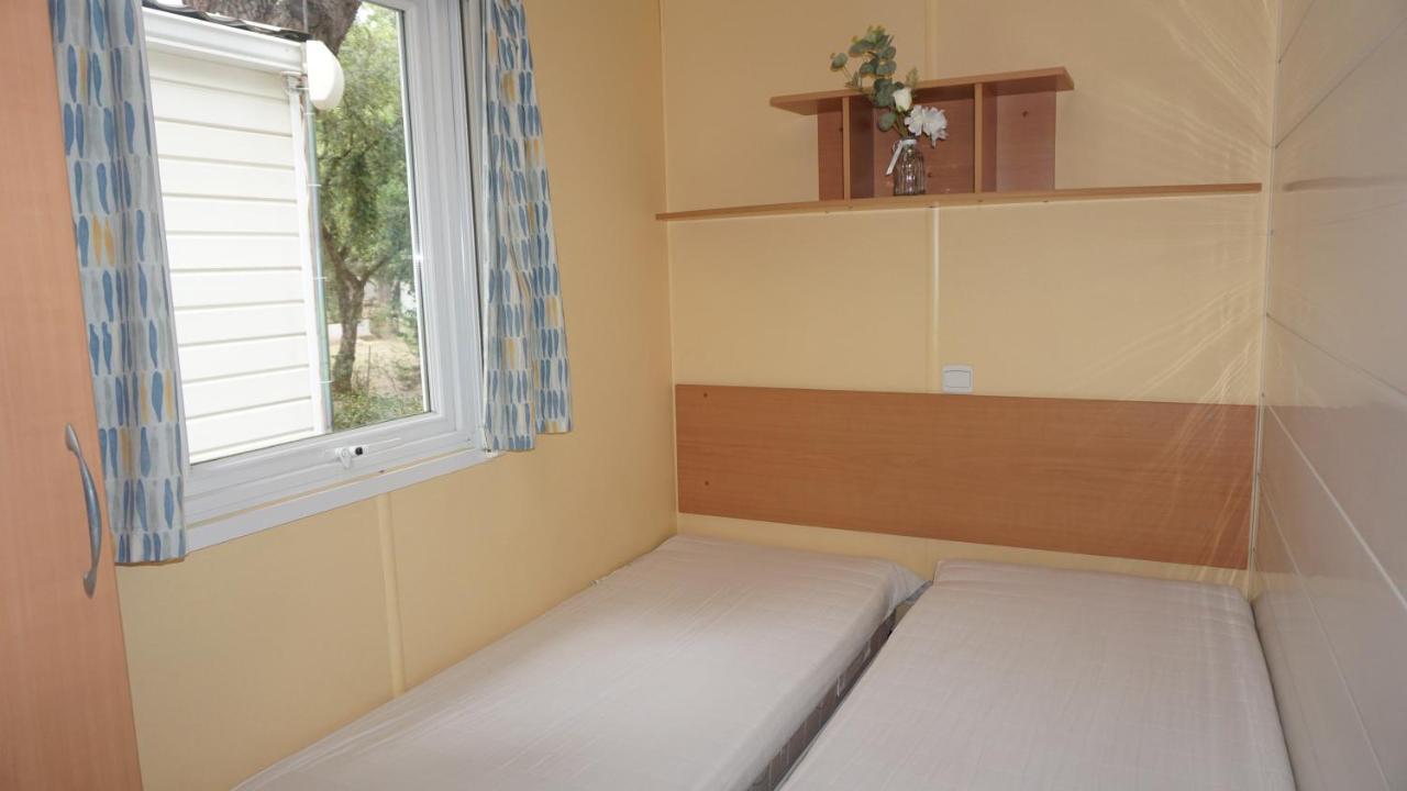 Chalets Met Buitenkeuken Op Camping Lei Suves - Joycasa Roquebrune-sur-Argens Eksteriør billede
