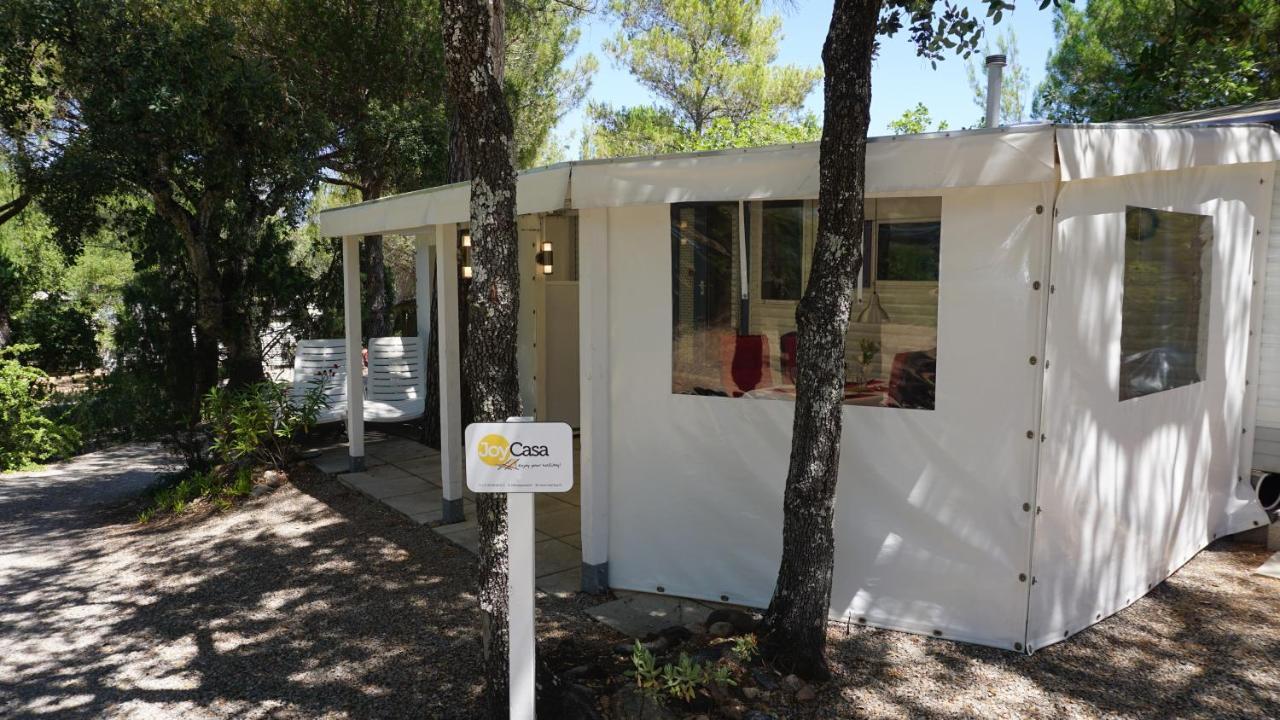 Chalets Met Buitenkeuken Op Camping Lei Suves - Joycasa Roquebrune-sur-Argens Eksteriør billede