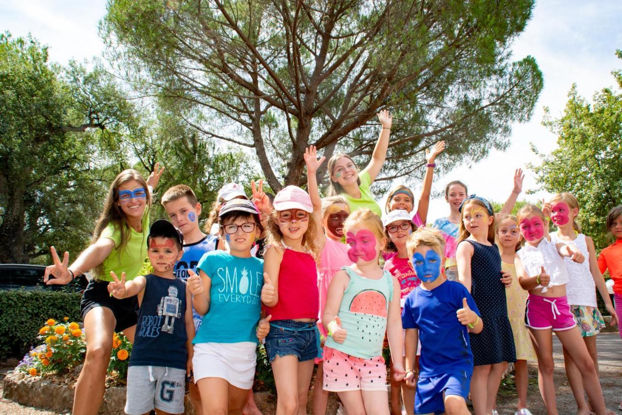 Chalets Met Buitenkeuken Op Camping Lei Suves - Joycasa Roquebrune-sur-Argens Eksteriør billede