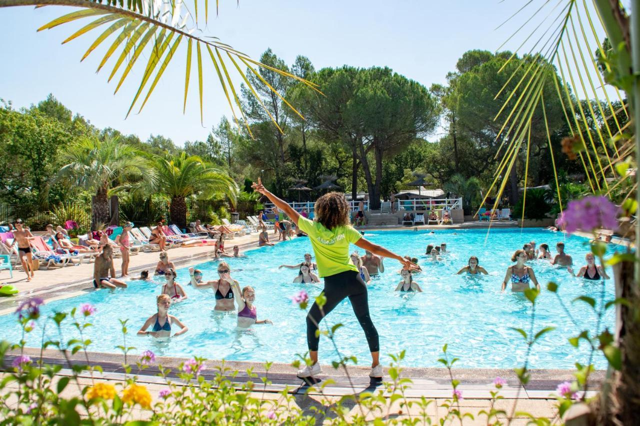 Chalets Met Buitenkeuken Op Camping Lei Suves - Joycasa Roquebrune-sur-Argens Eksteriør billede