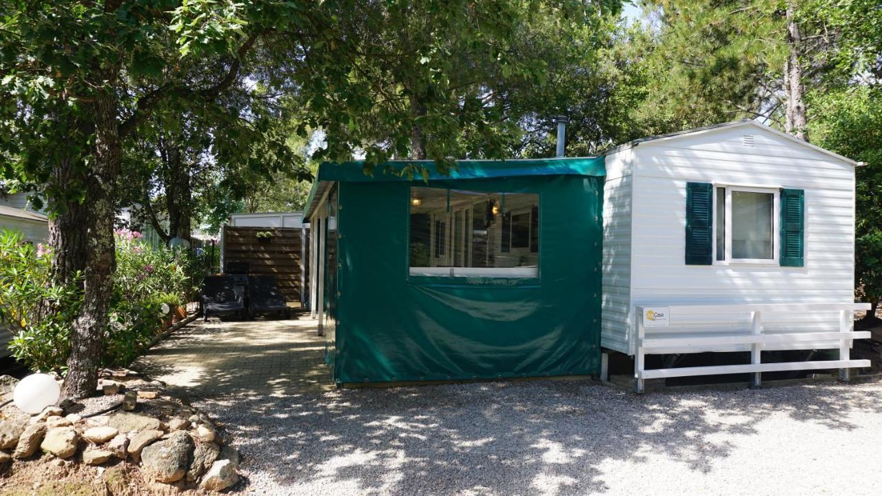 Chalets Met Buitenkeuken Op Camping Lei Suves - Joycasa Roquebrune-sur-Argens Eksteriør billede