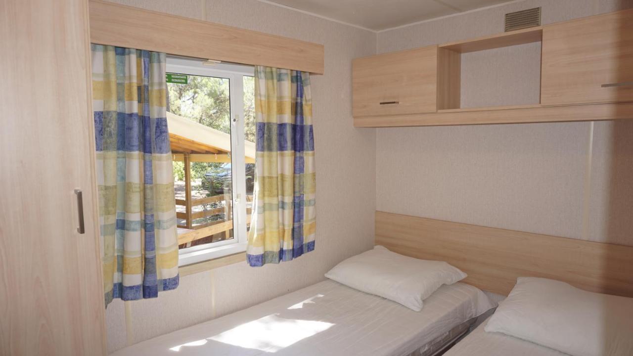 Chalets Met Buitenkeuken Op Camping Lei Suves - Joycasa Roquebrune-sur-Argens Eksteriør billede