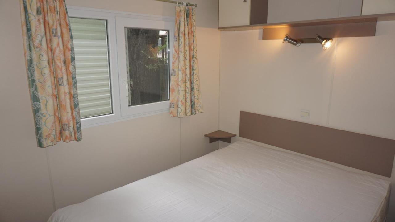 Chalets Met Buitenkeuken Op Camping Lei Suves - Joycasa Roquebrune-sur-Argens Eksteriør billede