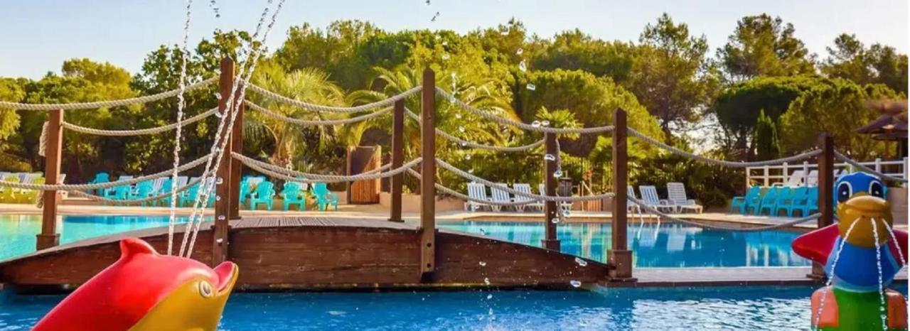 Chalets Met Buitenkeuken Op Camping Lei Suves - Joycasa Roquebrune-sur-Argens Eksteriør billede