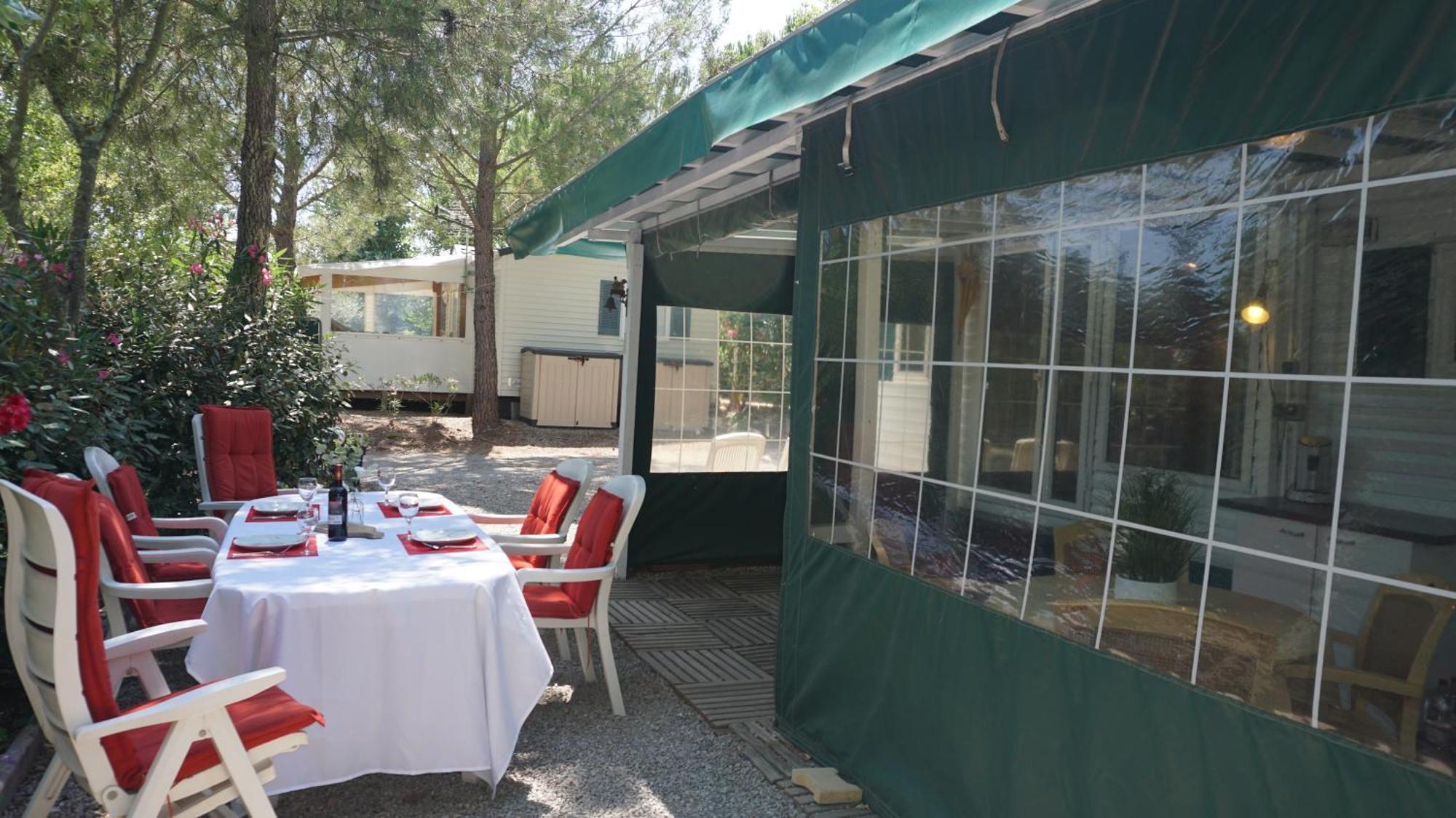 Chalets Met Buitenkeuken Op Camping Lei Suves - Joycasa Roquebrune-sur-Argens Værelse billede
