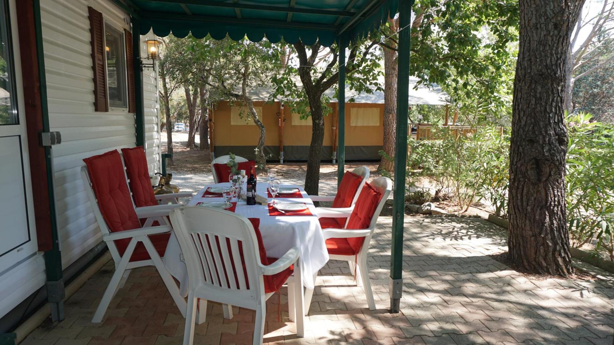 Chalets Met Buitenkeuken Op Camping Lei Suves - Joycasa Roquebrune-sur-Argens Værelse billede